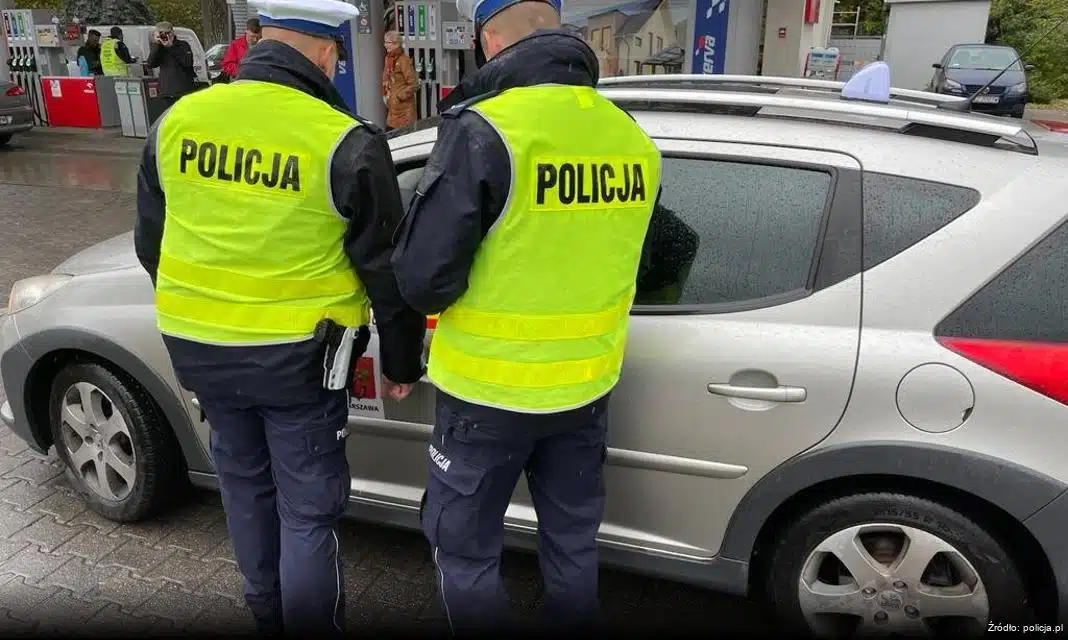 Trzech kierowców zatrzymanych za łamanie sądowych zakazów w Toruniu